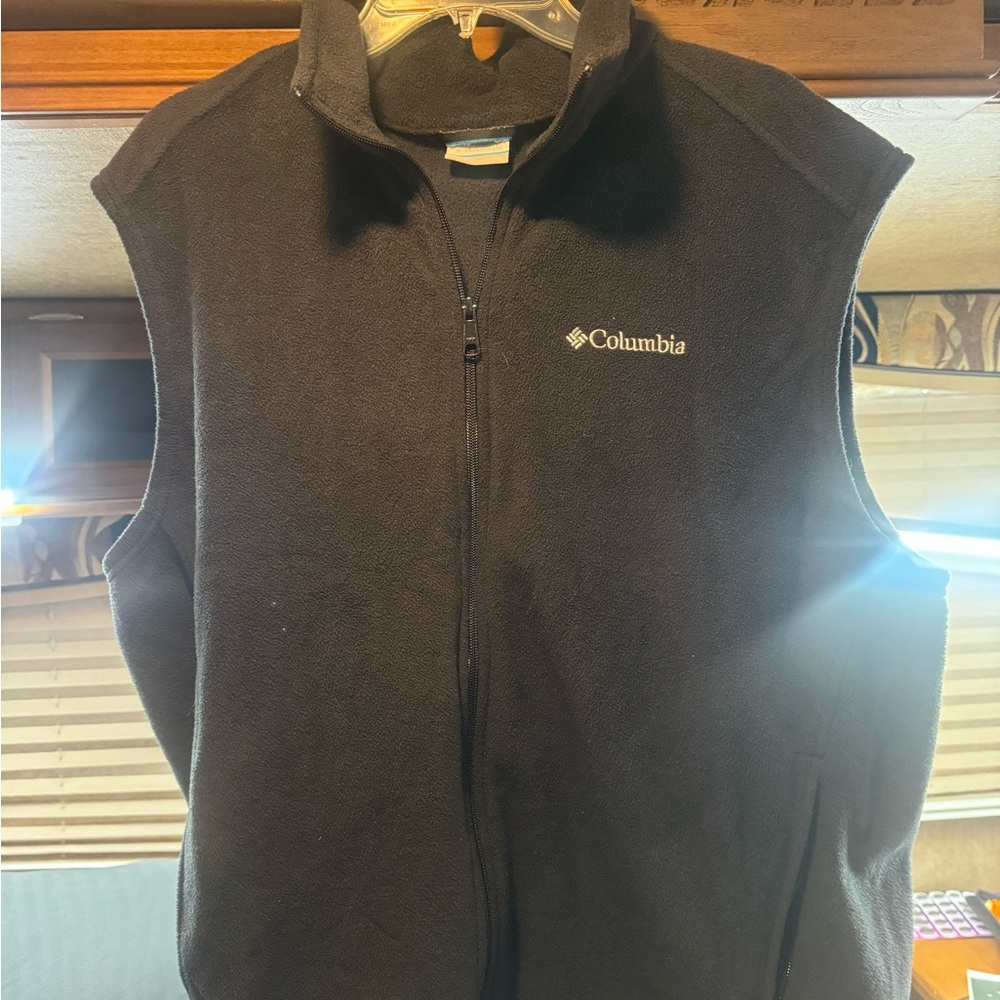 Columbia fleece vest